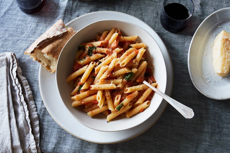 Pasta me Domate te fresketa, Borzilok & Parmesan