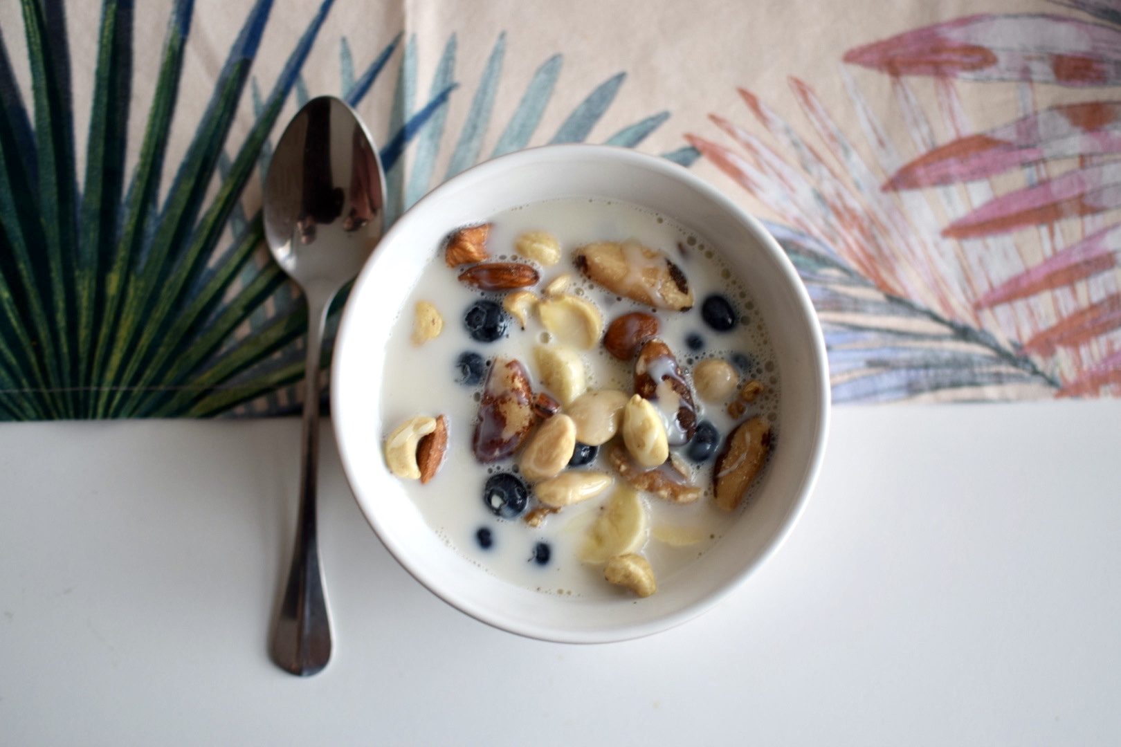 Mengjesi perfekt me tershere dhe qumesht